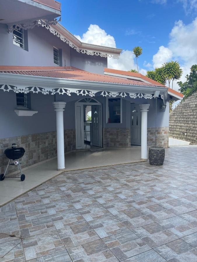 Les Appart Villa Sunbay Caraibes Avec Piscine Privative Vue Mer Et Montagne Le François Exterior foto