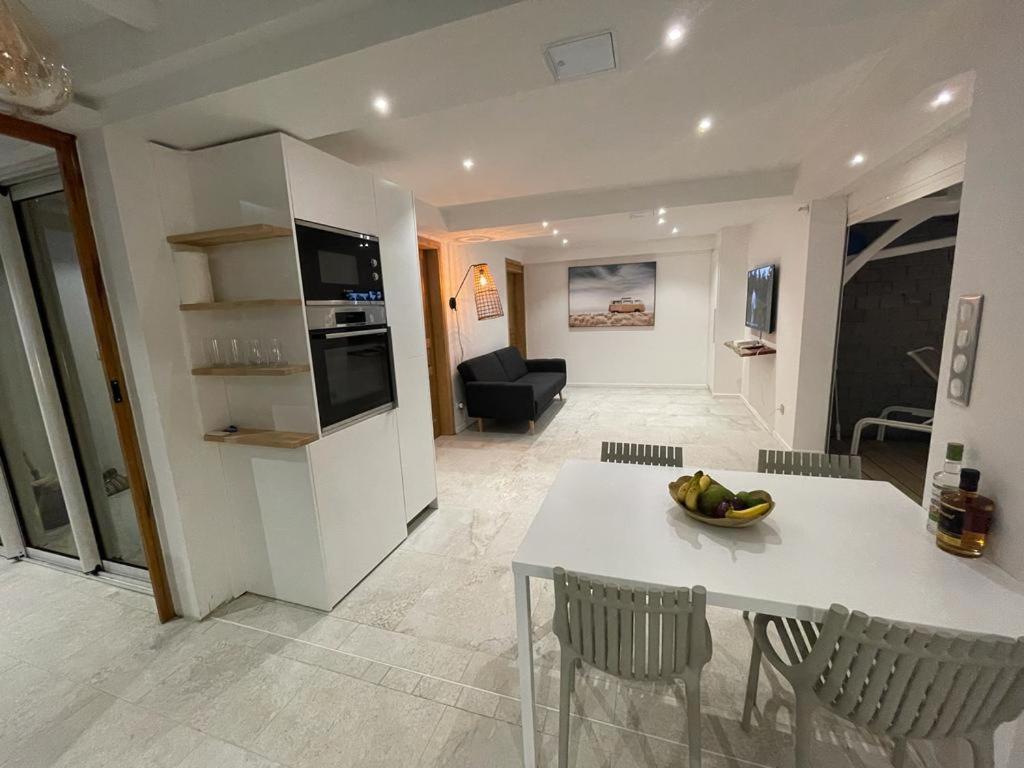 Les Appart Villa Sunbay Caraibes Avec Piscine Privative Vue Mer Et Montagne Le François Exterior foto