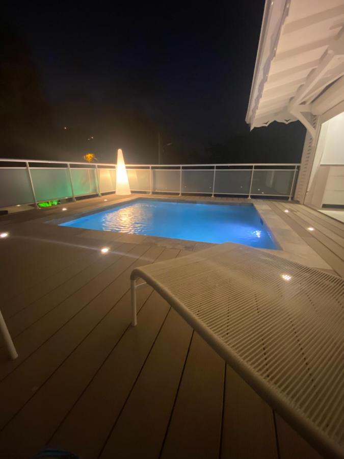 Les Appart Villa Sunbay Caraibes Avec Piscine Privative Vue Mer Et Montagne Le François Exterior foto