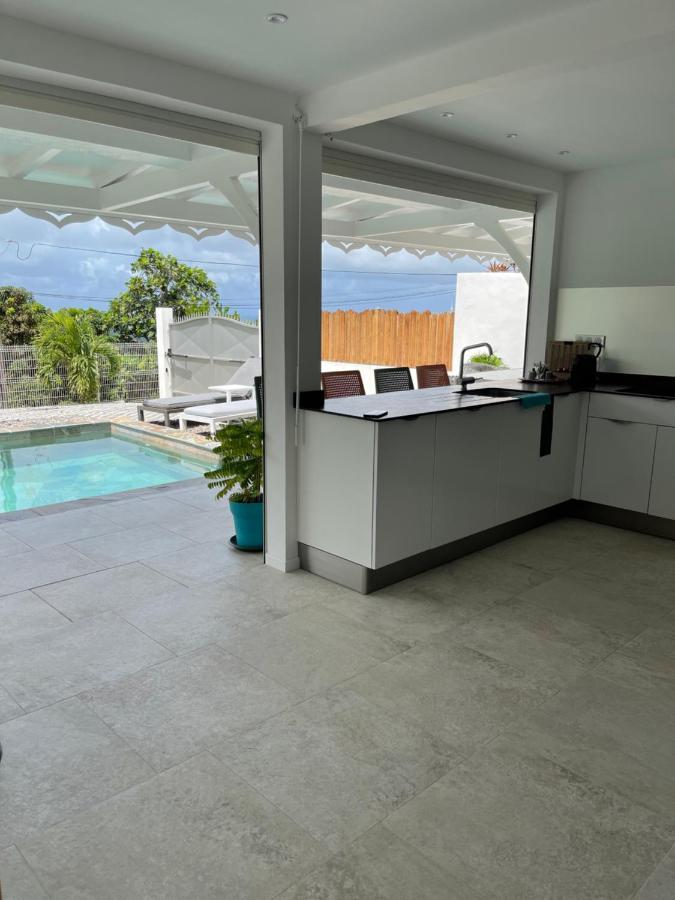 Les Appart Villa Sunbay Caraibes Avec Piscine Privative Vue Mer Et Montagne Le François Exterior foto