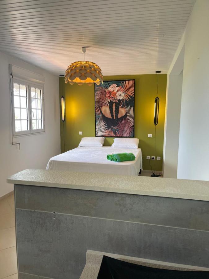 Les Appart Villa Sunbay Caraibes Avec Piscine Privative Vue Mer Et Montagne Le François Exterior foto