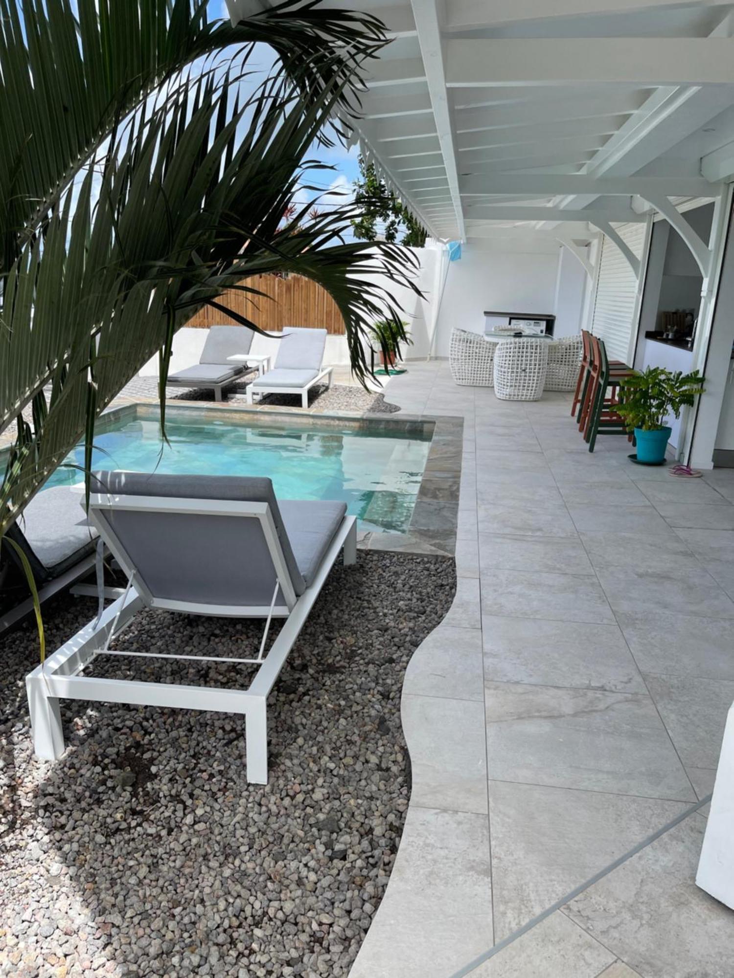 Les Appart Villa Sunbay Caraibes Avec Piscine Privative Vue Mer Et Montagne Le François Exterior foto
