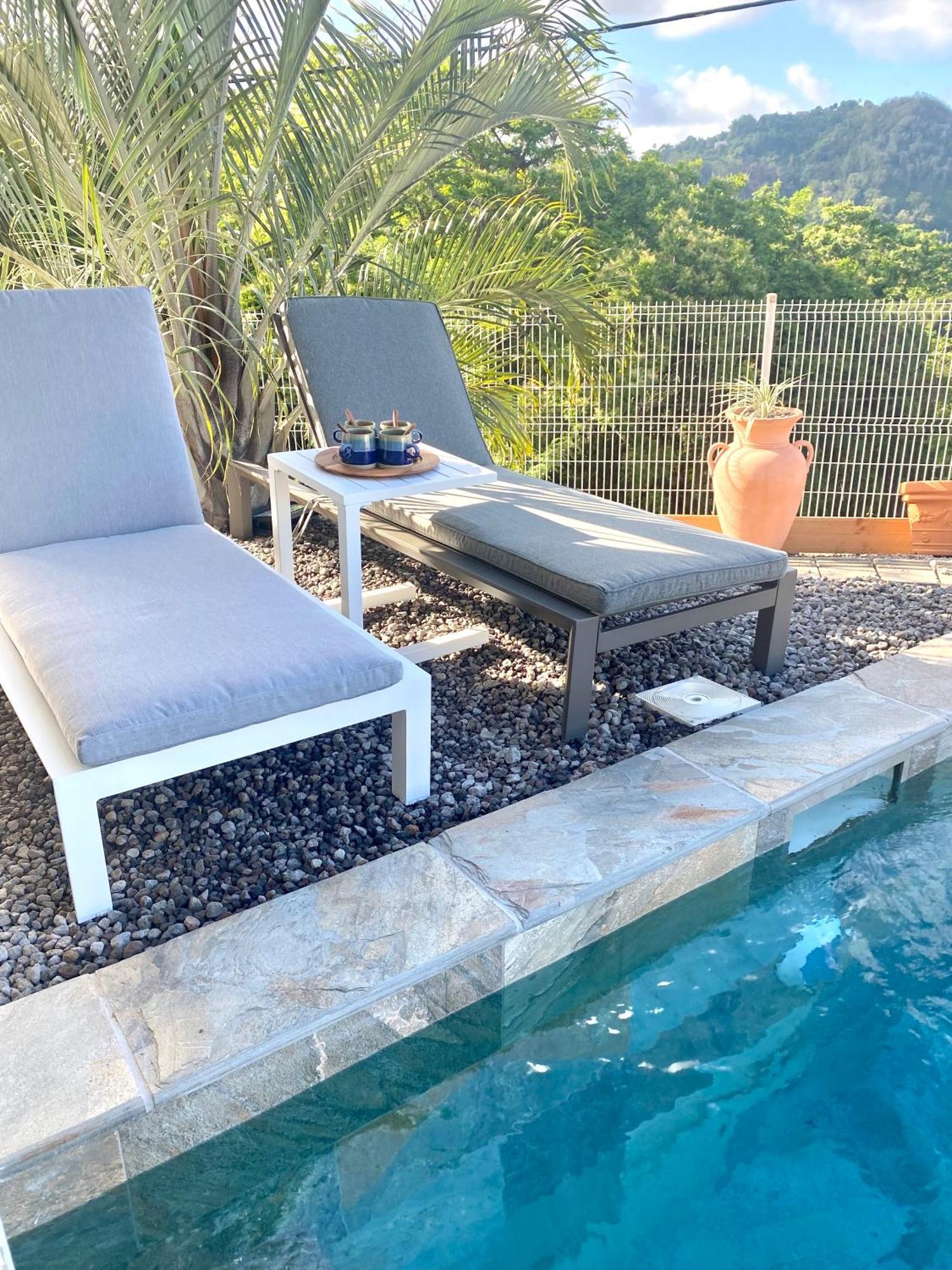 Les Appart Villa Sunbay Caraibes Avec Piscine Privative Vue Mer Et Montagne Le François Exterior foto